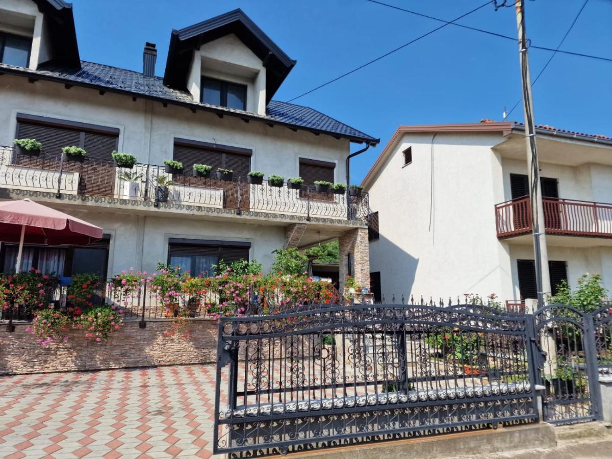 Villa Jankovic Modrica Exteriör bild